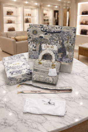 Christian_Dior_D_Lady_Grey_SlingBag_With_DoubleBox_Dustbag_Slingbelt