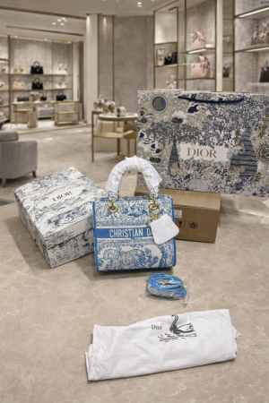 Christian_Dior_D_Lady_LightBlue_SlingBag_With_DoubleBox_Dustbag_Slingbelt