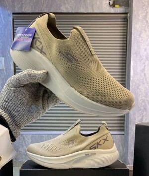 SKECHERS-SLIP-INS-MAX-CUSHIONING-SUSPENSION-