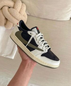 Nik_e Air Jordan Retro 1 Low Olive SEMI UA