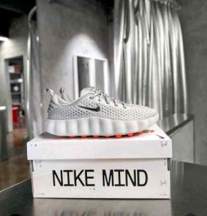 NIKE MIND 002 LIGHT SMOKE GREY