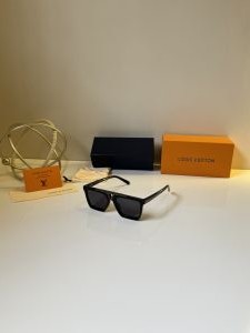 Louis_Vuitton_7777_Black