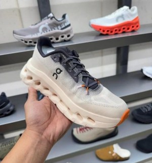 On Cloudtilt Running Iron Dew