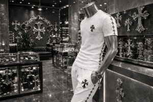 Chrome.Hearts.100%.Imported.Embossed.Fabric.Very.Premium.Half.Sleeves.Tracksuit.MR318