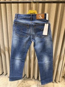 Calvin Klei n Imported denim Store Article
