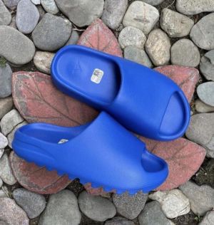 Yeezyy Slide Azure UA ID4133. With Full Accessories Zip Tie Butter Paper Sticker Tags