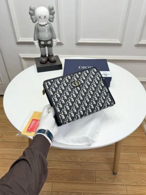 dior_embroidery_messenger_pouch_with_ogbox_dustbag_ea228