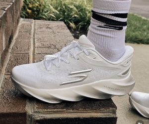 SKEC.HERS -aero-burst-white