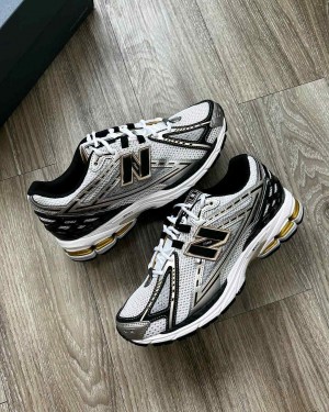 New Balancee 1906R Metallic Silver Gold 1104