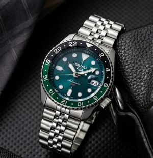 Seiko 5 Sports GMT
