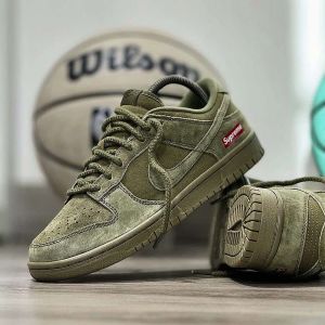 Nik_e Sb Dunk Supreme Olive