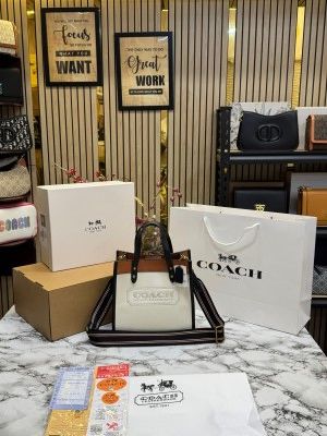 Coach_field_colorblock_tote_medium_with_double_og_box_and_dust_bag_including_carrybag