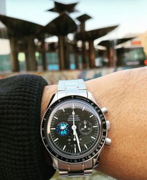 OMEG A SPEEDMASTER SNOOPY MOONWATCH LIMITED EDITION STAINLESS STEEL WC 240