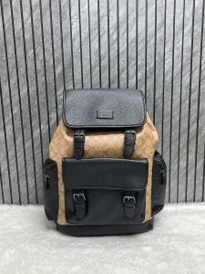 Coach_059_CB_Apricot-Black_Sprint_Large_Backpack_With_DustCover_CarryBag
