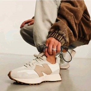 New Balanc_e 327 Moonbeam Driftwood _