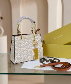 Michael_kors cynthia 25cm bag with og box(2477-beige)