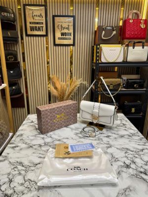 COAC_H GEORGIE SHOULDER BAG IN COLORBLOCK SIGNATURE CANVAS WITH RIVETS & OG BOX AND DUST BAG INCLUDING CARRY BAG [ FULL WHITE]