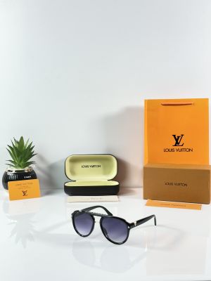 Louis_Vuitton_1939_Black_Shaded