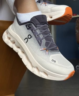 On Running Cloudtilt Iron Dew