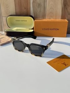 Louis_vuitton_1139_black_tiger