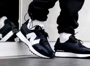 New Balanc_e 327 white black