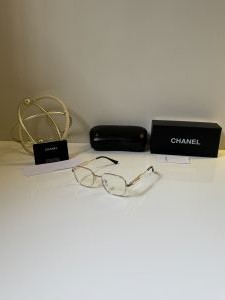 Chanel_8068_Gold_Frame