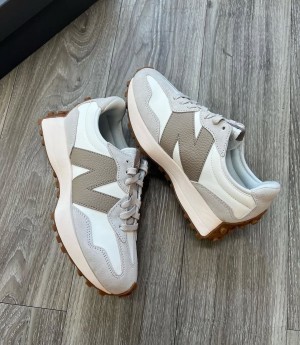 New Balanc e 327 MoonBeam DriftWood