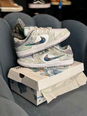 NIKEE SB DUNK YEAR OF THE DRAGON STEAM PUPPET