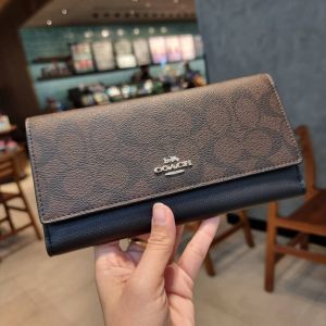Coach_long wallet with box