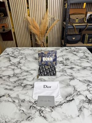 DIO_R OBLIQUE ZIP WALLET WITH GOLD CD HARDWARE INCLUDES BOX AND DUST BAG (DXD002-BLACK)