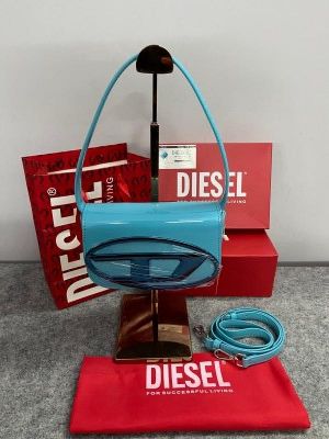 Diesel_MINI_SIZE_1DR_Shoulder_Bag_White_With_Box_Dustbag_Slingbelt_Carrybag_6007