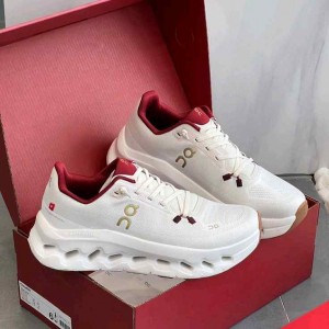 On Running Cloud Ivory Pearl Chinese Of the Year 302