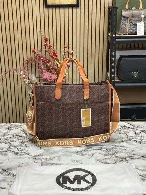 Michael_Kors Gigi Hand Bag With Dust Bag (Biege)