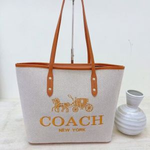 Coach_voyager_jet_set_print_tote_bag_with_dust_bag_5508