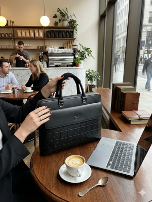 Hermes_Laptop bag with dust cover premium quality