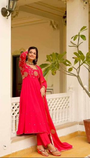 embroidered-kurta-set-with-floral-dupatta