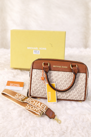 MICHAEL_KORS BOSTON HANDBAG WITH OG BOX AND DUST BAG PREMIUM QUALITY (BIEGE) 6063