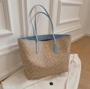 Coach_tote bag premium quality with og box