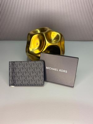 Michae_l kors black cliper with og box 