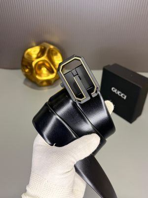 Gucc_i black auto lock belt with gold outline buccal G-636 with og box 