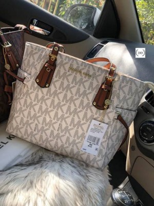 Michael_Kors tote with dust cover