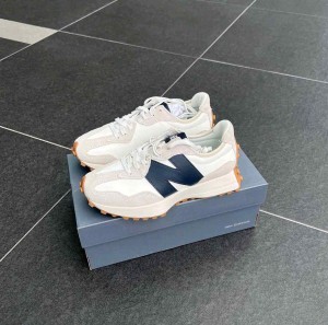 New Balanc_e 327 White Navy 083