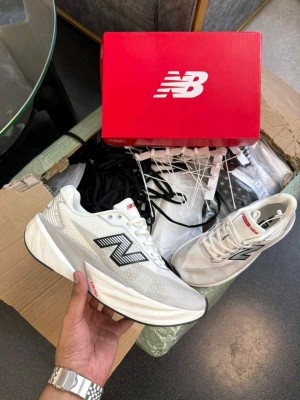 Neww Balance Fresh Foam X More V5 Running Shoes White