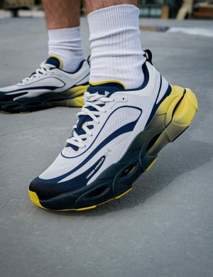 Under Armou.r UA Halo Racer running shoe (380