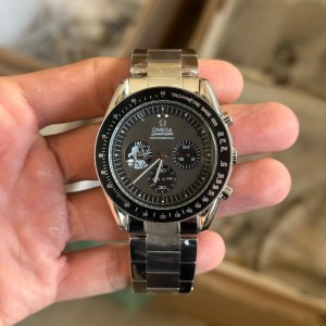 Omeg a Speedmaster Quartz