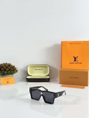 Louis_Vuitton_6007_Black