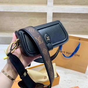 Louis_Vuitton_pochette_2026_Honkong_invoice_with_box_6146