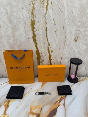LOUI_S vuitton diamer wallet combo with og box and carry bag premium quality