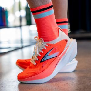 Brooks Hyperion Max 3 CoconutFiery CoralAtomizer