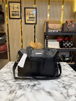 Calvin_Klein Signature Weekender Travel Duffle Bag With Strap (Black)